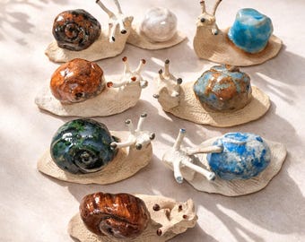 Escargot en céramique fait main – Sculpture déco artisanale – Idée cadeau nature – Pièce unique