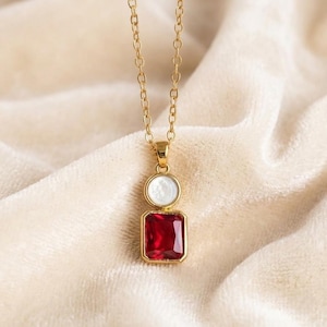 Collar con colgante de rubí y piedra lunar de laboratorio / Joyería llamativa con piedras preciosas rojas / Regalo de aniversario /