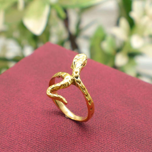 Anillo de serpiente dorado, anillo minimalista con forma de serpiente, anillo ajustable, anillo de serpiente, anillo bohemio dorado, anillo llamativo, regalo para ella.