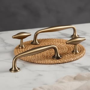 French Handmade Antique Brass Cabinet Handles & Knobs – Vintage Bronze Wardrobe Pulls Retro Brass Kitchen Drawer Handles Cupboard Door Knobs