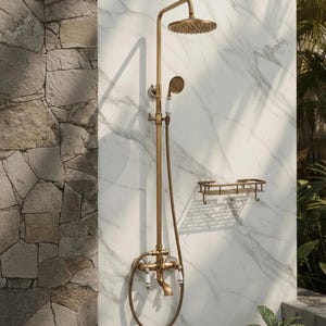 Sistema de ducha interior y exterior de latón antiguo francés con control de agua fría y caliente, ducha de lluvia y mezclador de doble manija.