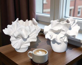 Abstract Vase, Artistic Pottery, Pecorative Ceramic, Sculptural Vase, Minimalist Design,Unique Ceramic Art, Modern Mome Decor, Floral Design