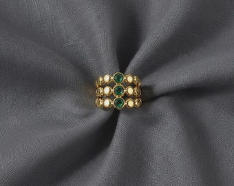 Anillo ajustable con circonita verde bañado en oro de 18 quilates: acero inoxidable hipoalergénico.