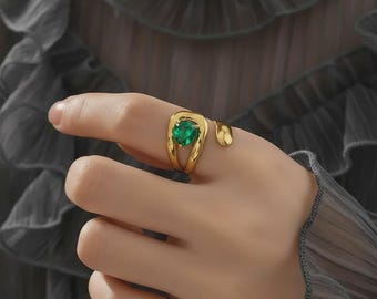Anillo ajustable con circonita verde chapado en oro de 18 quilates: acero inoxidable hipoalergénico.