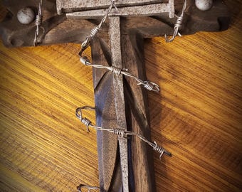 Cruz de madera única hecha a mano.