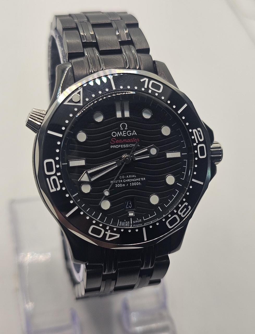 Automatic dive watch