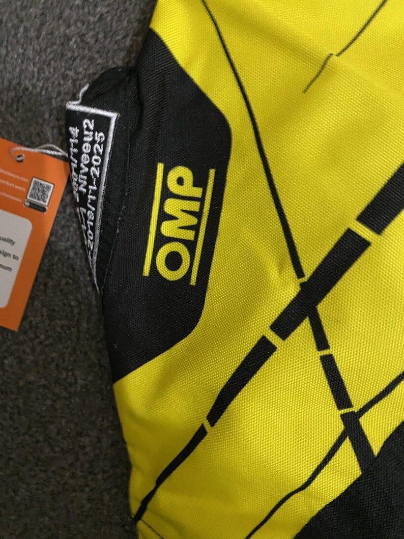 Tuta da gara F1 Go Kart - Edizione OMP Fan, con guanti e passamontagna inclusi. immagine 2