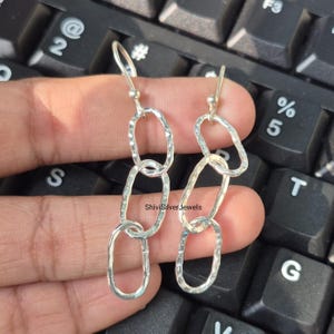 Pendientes de cadena martillada, pendientes largos colgantes, joyas ligeras de eslabones ovalados de plata, pendientes minimalistas bohemios llamativos, regalo para ella