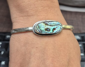 Pulseira de concha de abalone, joia em prata de lei 925 com concha de paua, pulseira boho prateada, bracelete com pedras preciosas, pulseira de concha feita à mão, presente para ela.