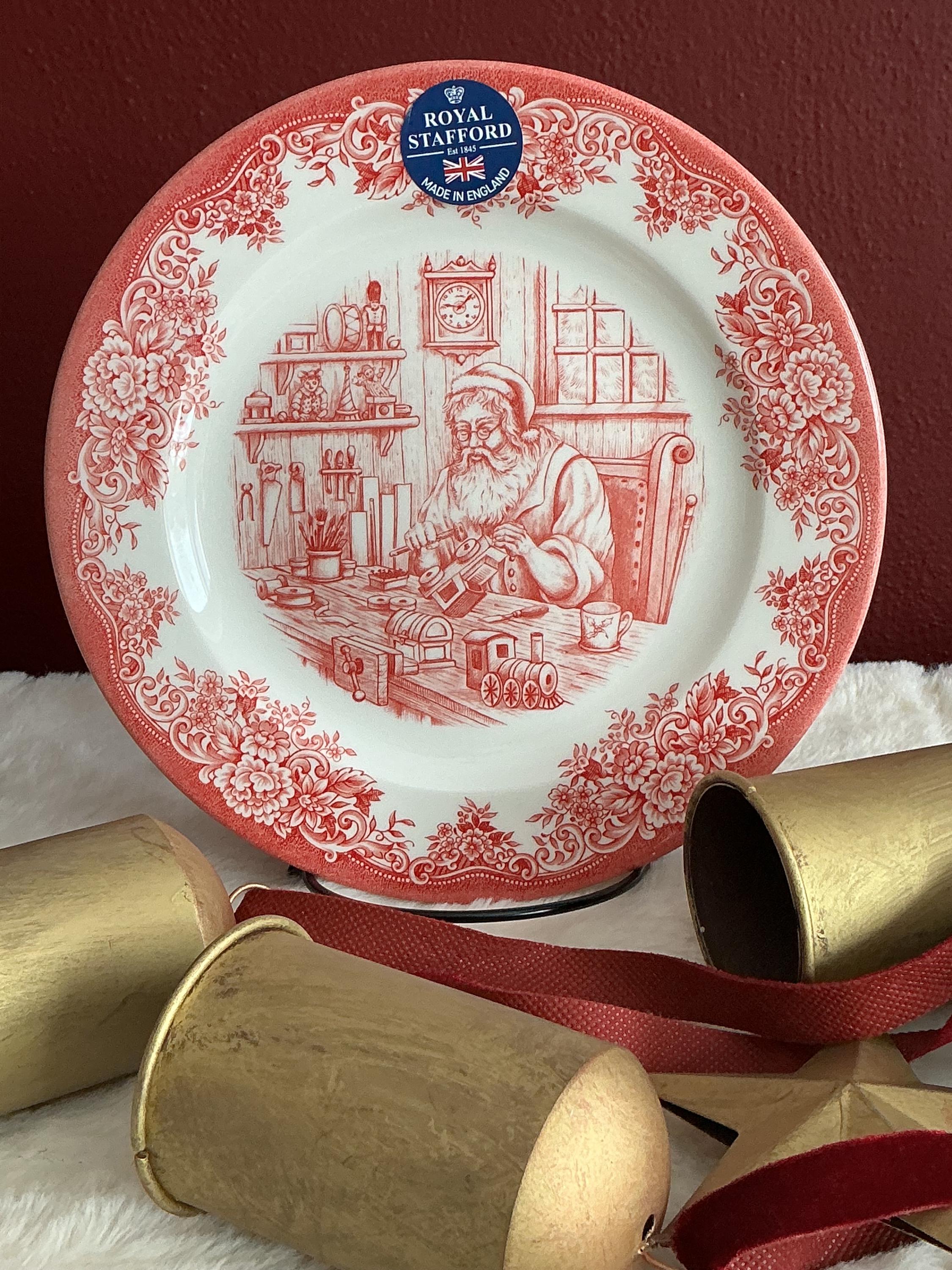 Royal Stafford Santa's Workshop Salad 8” - Etsy