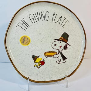 Rae Dunn Peanuts Thanksgiving “The Giving Plate” featuring Snoopy & Woodstock as pilgrims 12”