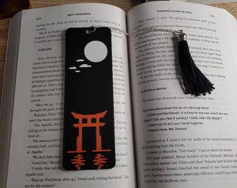 Marcapáginas japonés Torii iluminado por la luna con y sin borla, marcador de página, regalo para libros