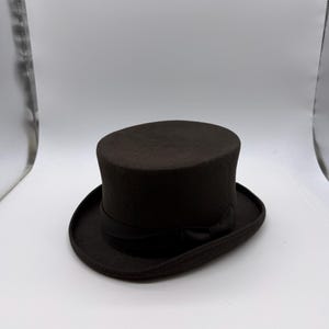 Cartola marrom chocolate 100% lã, detalhe de fita - Design clássico unissex