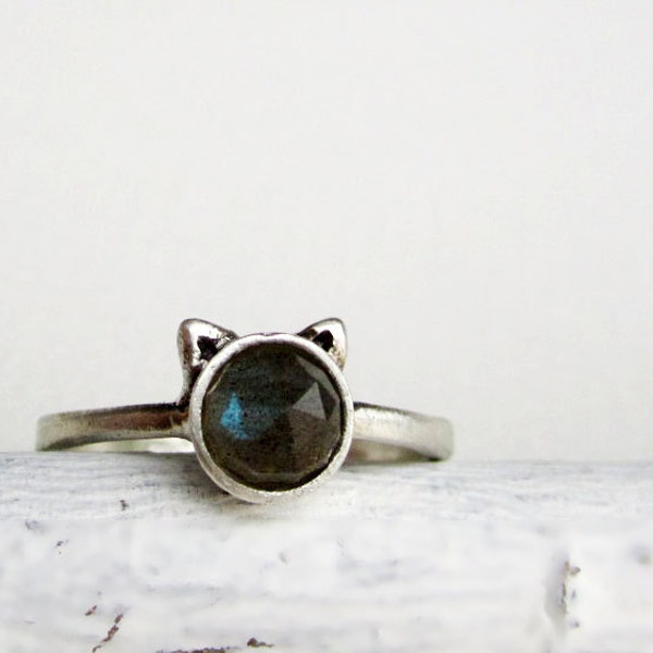 Gray Cat Ring, Labradorite Sterling Silver Ring, MADE TO ORDER