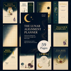 Könnte beinhalten: Eine Sammlung von Schreibwaren zum Thema Himmel, darunter ein Planer, ein Tracker und Ritualführer. Das zentrale Element ist ein Planer mit dem Titel "The Lunar Alignment Planner" mit dem Text "59 Pages". Das Design zeigt Monde, Sterne und botanische Illustrationen in Dunkelblau und Gold.