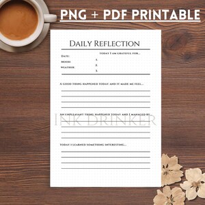 Puede incluir: Una página imprimible de diario de reflexión diaria con el texto "Reflexión diaria". La página incluye secciones para la fecha, el estado de ánimo, el clima, la gratitud, los buenos y malos eventos y los aprendizajes interesantes. La parte superior de la página dice "PNG + PDF PRINTABLE".