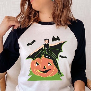 Vampire Bat Girl Raglan Tee/Vintage Halloween Shirt/Women&#39;s Retro Halloween/Women&#39;s Vintage Halloween Tee