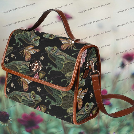 Frog Print Canvas Bag with Shoulder Strap/Dark Academia Bag/Goblincore Bag/Frogcore Purse/Witchcore