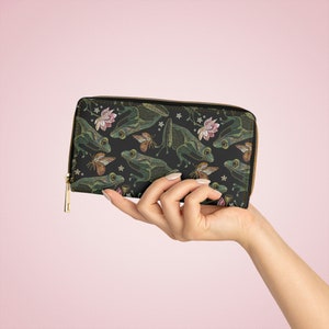 Cartera con cremallera y estampado de rana