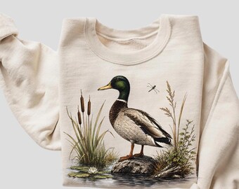 Vintage Fisherman Shirt, Retro Bird Graphic sweatshirt, Wildlife Nature T-Shirt, Rustic Outdoor Hoodie, Bird Lover Gift, Nature Lover Tee