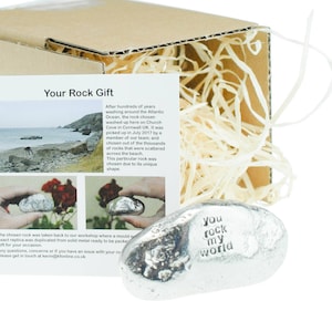 You Rock My World Gift - Solid Heavy Polished Metal Rock - Cadeau pour lui et elle pour Noël ou Valentines