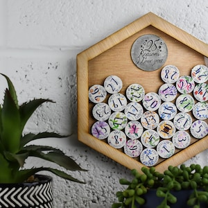28° anniversario 28 motivi per cui ti amo Telaio da parete in legno - Gettoni d'amore a colori
