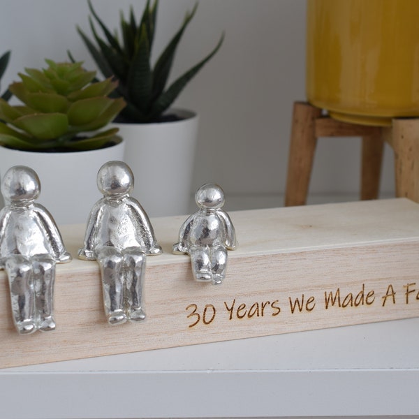 30 Years We Made a Family Sculpture Figurines - 30th Anniversary | Years 1 to 30 Available | Wooden Box Size & Grain Will Vary