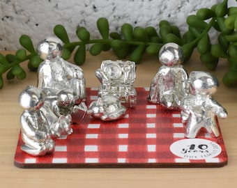 10 Years of Family Days Tin Picnic Sculpture | 10th Anniversary Gift | Personalised Family Days Out Figurines | Choose Number of Children