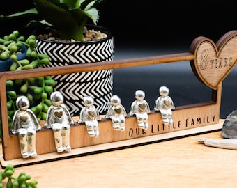 Bronze 8 Jahre Unsere Kleine Familie | Geschenk zum 8.Jubiläum - Wählen Sie Ihre eigene Familienkombination