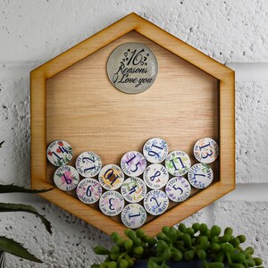 16º aniversario16 Reasons I Love You Marco de pared de madera - Fichas de amor a todo color