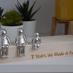 7 Years We Made a Family Sculpture Figurines - 7th Anniversary | Years 1 to 30 Available | Wooden Box Size & Grain Will Vary