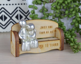17 Jahre Jubiläum Geschenk für Paare | Kuschelpaar Holz Sofa Bank Figur | 17th Möbel Andenken, handgefertigt UK