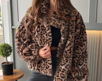 Cappotto in pelliccia sintetica con stampa leopardata – Capospalla invernale oversize e morbido