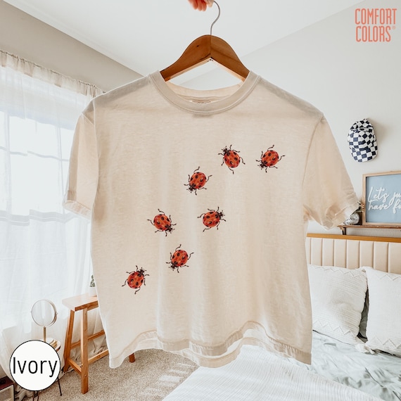 Comfort Colors® Ladybug Boxy Tee,Cute Ladybug Shirt,Boxy Fit Graphic Shirt,Cottagecore Aesthetic Clothes, Minimalist Animal Top,Gift for Her
