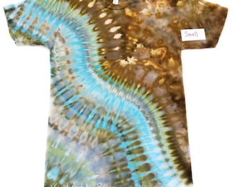 Camiseta tie-dye color arena y mar