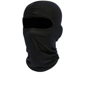 Puede incluir: Una balaclava negra lisa con una abertura ovalada para los ojos y una cobertura inferior de la cara. La tela parece ser un material ligero y transpirable. La balaclava est&aacute; dise&ntilde;ada para cubrir la cabeza y el cuello.