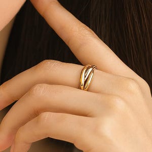 Drei Ton Rolling Band Ring • Gold Silber Rose Gold Russischer Ring • Ineinander greifen Band Ring Edelstahl Mode Frauen Ring Geschenk für sie