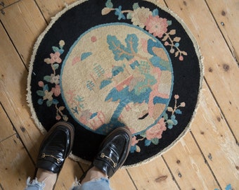 2x2 Antique Art Deco Round Rug Mat