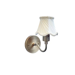 Modern wall lamp - Brass body with a swirling candlestick-style fabric shade - Wall-mounted light fixture