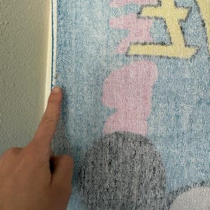 Ręcznik plażowy Myszka Miki i Myszka Minnie z lat 80. w stylu retro, z motywem kurortu kąpielowego zdjęcie 3