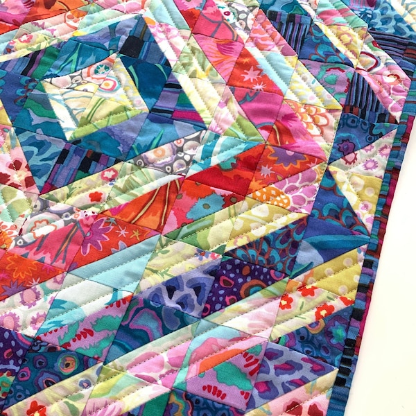 Quilt Pattern Half Square Triangle design , fun small size beginner patchwork project, easy PDF sewing tutorial HST by Tikki London