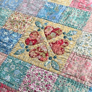Heart to Heart Quilt Pattern, patchwork PDF sewing tutorial, easy appliqué, small floral ditsy Lawn fabrics, large cot or lap throw sizes