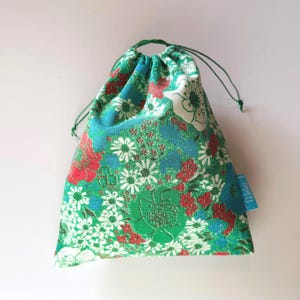 Super Easy Drawstring Bag Sewing Pattern - Beginner Friendly PDF Craft Tutorial, printable template for making simple cute fabric pouches.