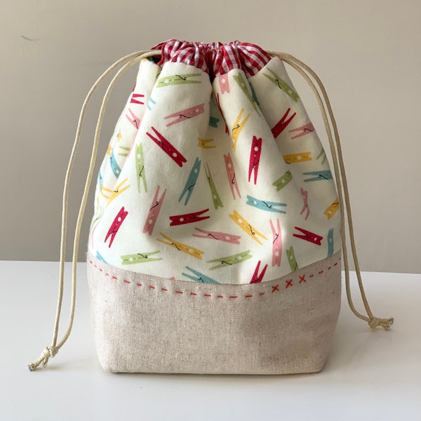 Patrón de costura de bolsa con cordón, lindo diseño de dos bolsas de tela, tutorial en PDF para una bolsa de almacenamiento multiuso, descarga instantánea de Tikki London