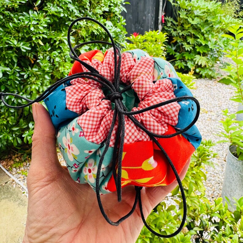Round Patchwork Drawstring Pouch Sewing Pattern (PDF): Easy Bag for Cosmetics, Notions & Small Items