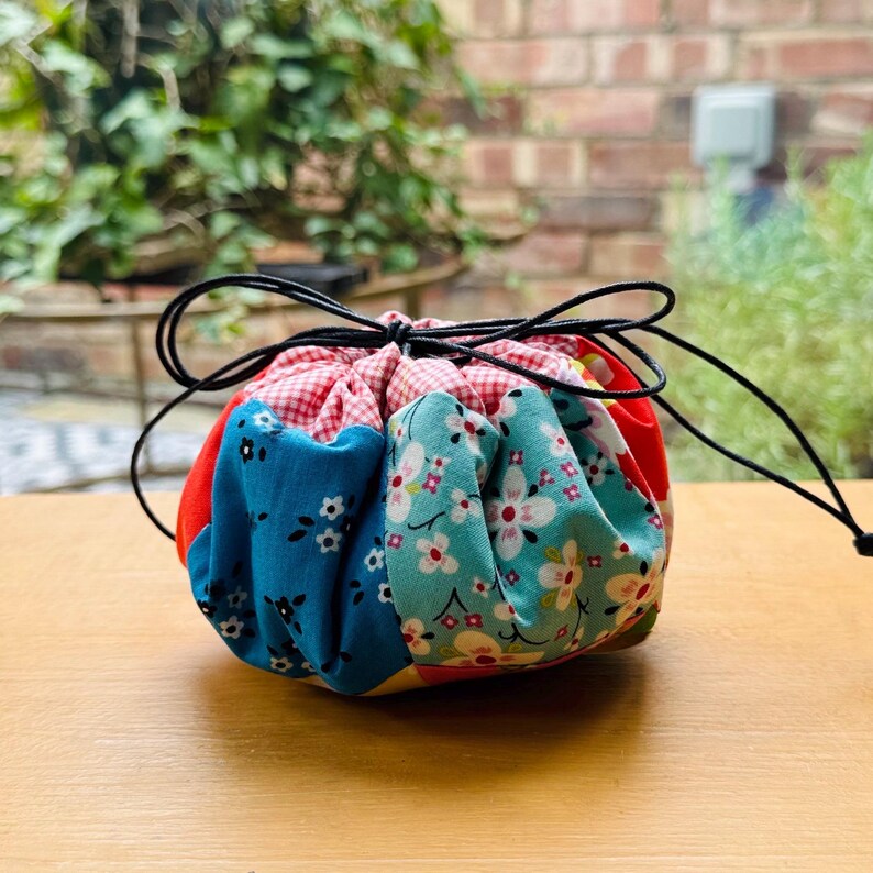 Round Patchwork Drawstring Pouch Sewing Pattern (PDF): Easy Bag for Cosmetics, Notions & Small Items