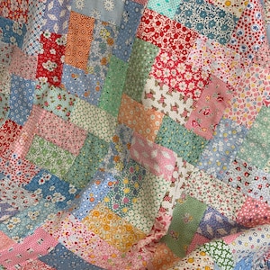 Easy Baby Patchwork Quilt Sewing Pattern: Retro 1930s Fabrics, Multiple Sizes (PDF)