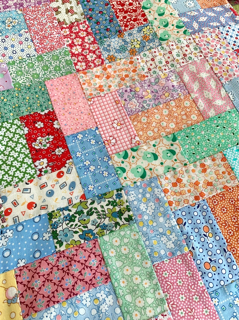 Fun Quilt Pattern, baby cot size quilt design, easy beginner patchwork block, 3 size options, PDF sewing pattern, great for 1930s fabrics