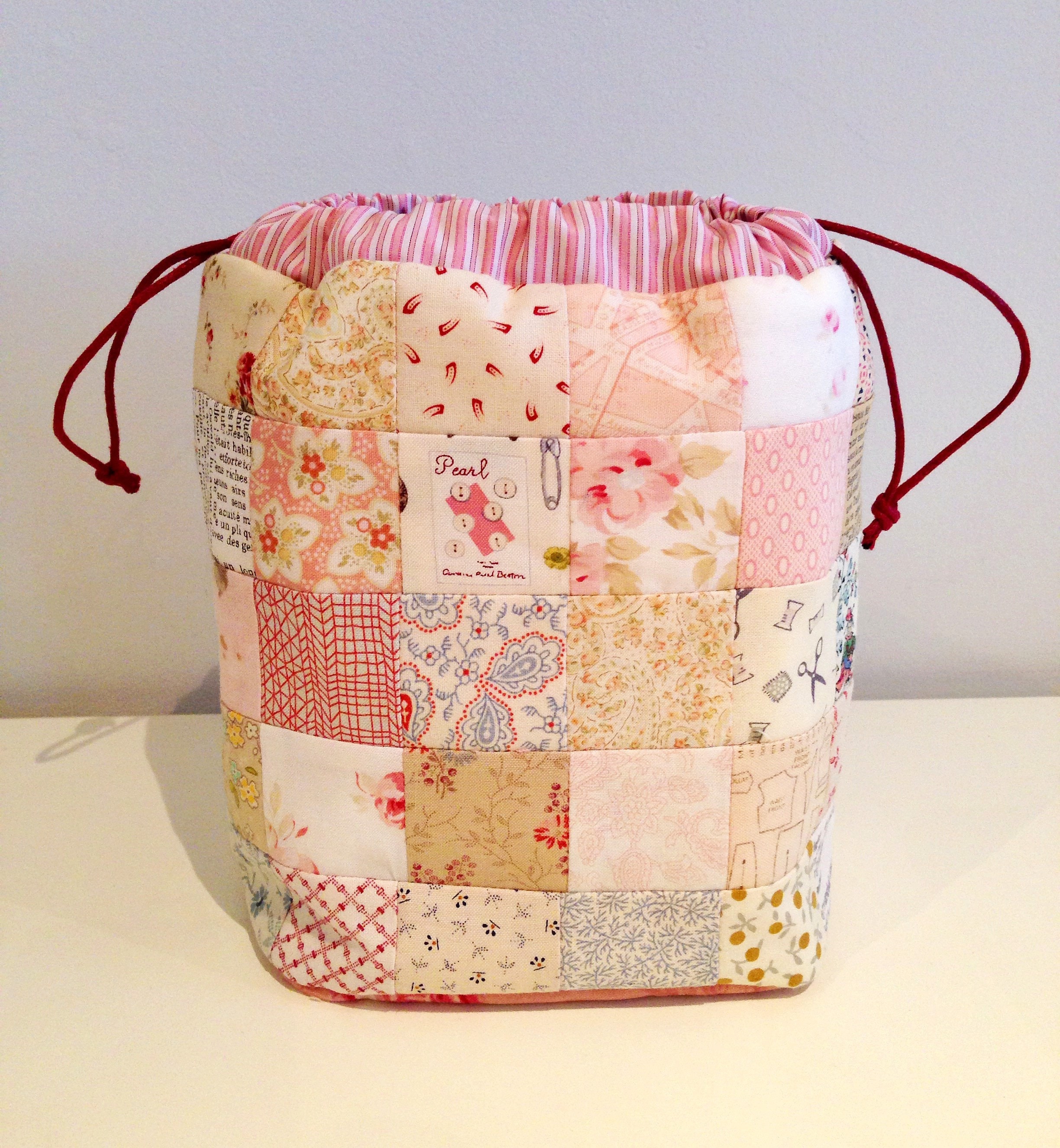 Drawstring Bag Patchwork Quilt Pattern, Sewing Tutorial for a