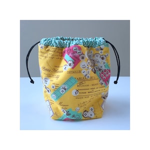 Drawstring Bag Sewing Pattern, padded & lined storage pouch, make from quilt cotton fabrics, PDF instant download by Tikki London